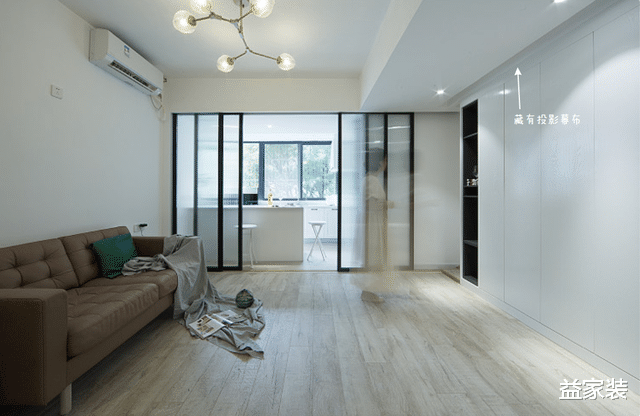 客厅没有电视没有背景墙,却非常的大气,这个装修太有远见了!