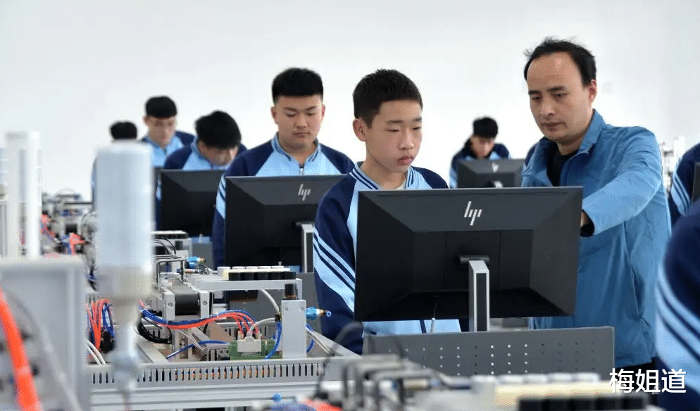 职业教育|教育界一条新路，职业教育日渐重要，大力促进职业本科发展