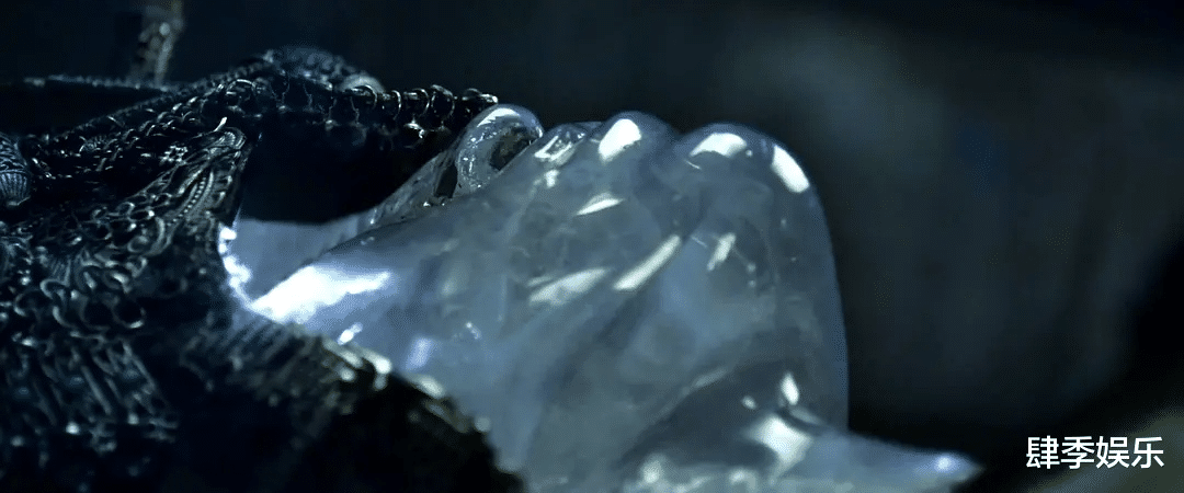 秦岚|刚开播6天就挤上热度榜冠军!继《龙岭迷窟》后,盗墓剧又出爆款了?