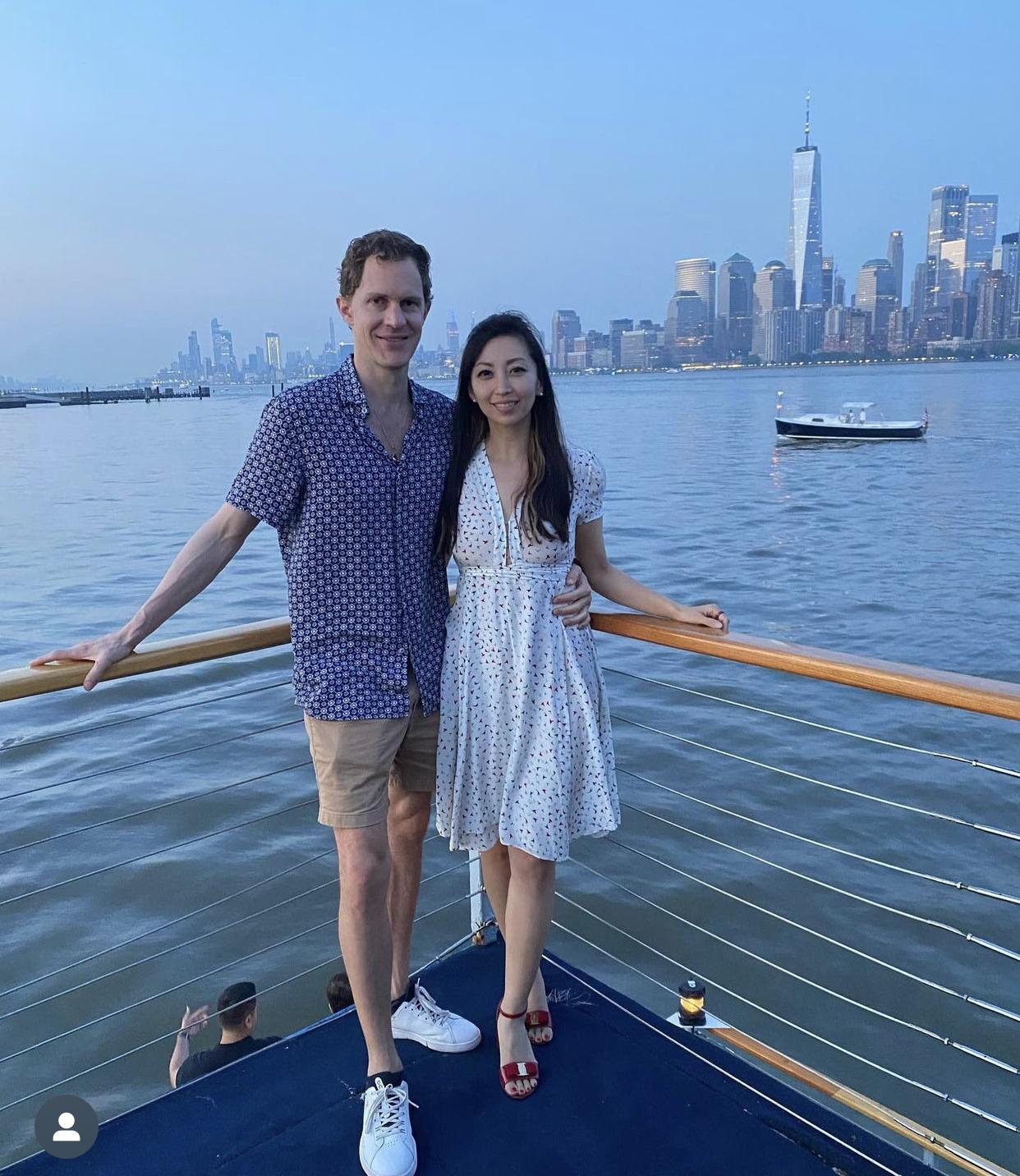 林徽因|林徽因39岁曾孙女定居国外!小鸟依人气质超群,外国男友高大威猛