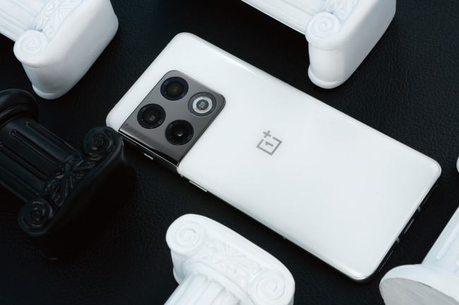 冬奥_北京冬奥|一加 10 Pro 胖达白至尊版图赏：谁不想拥有一只“冰墩墩”呢