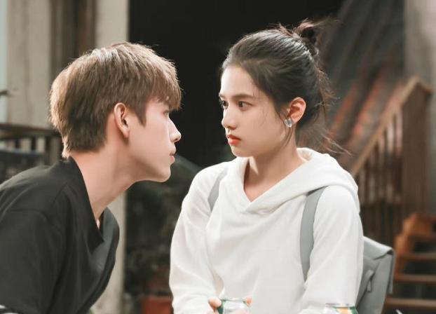 李峋|《打火机与公主裙》的本质：李峋不懂社会，朱韵是纯纯“恋爱脑”