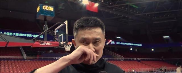 中国足球|撕破脸！杜锋对CBA规则朝令夕改强烈不满，丝毫不顾及姚明面子
