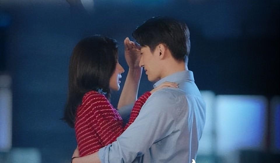 |10部土却上头的职场爱情国产剧!洒糖霸道总裁、小奶狗撩御姐