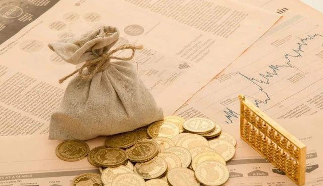 月光族|我月入1万，父母生病时连3千都拿不出，父母的一番话让我沉默了