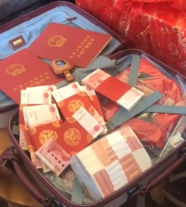 朱之文|大衣哥准儿媳疑似怀孕,辞职后去医院做孕检,自曝婚礼进入倒计时