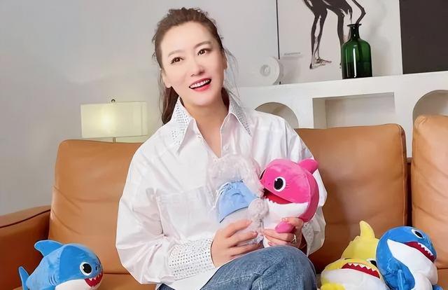 谭晶|军旅歌手谭晶:丈夫是科学家,37岁才做妈妈,事业家庭两不误