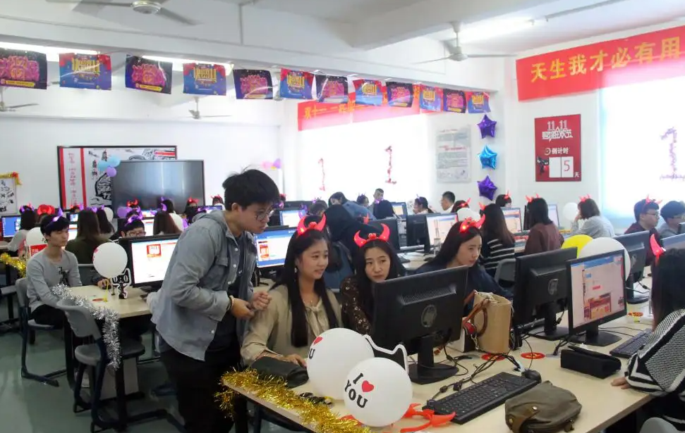 求职|月薪给800块还要讽刺求职者，江苏某招聘被质疑，满是PUA意味