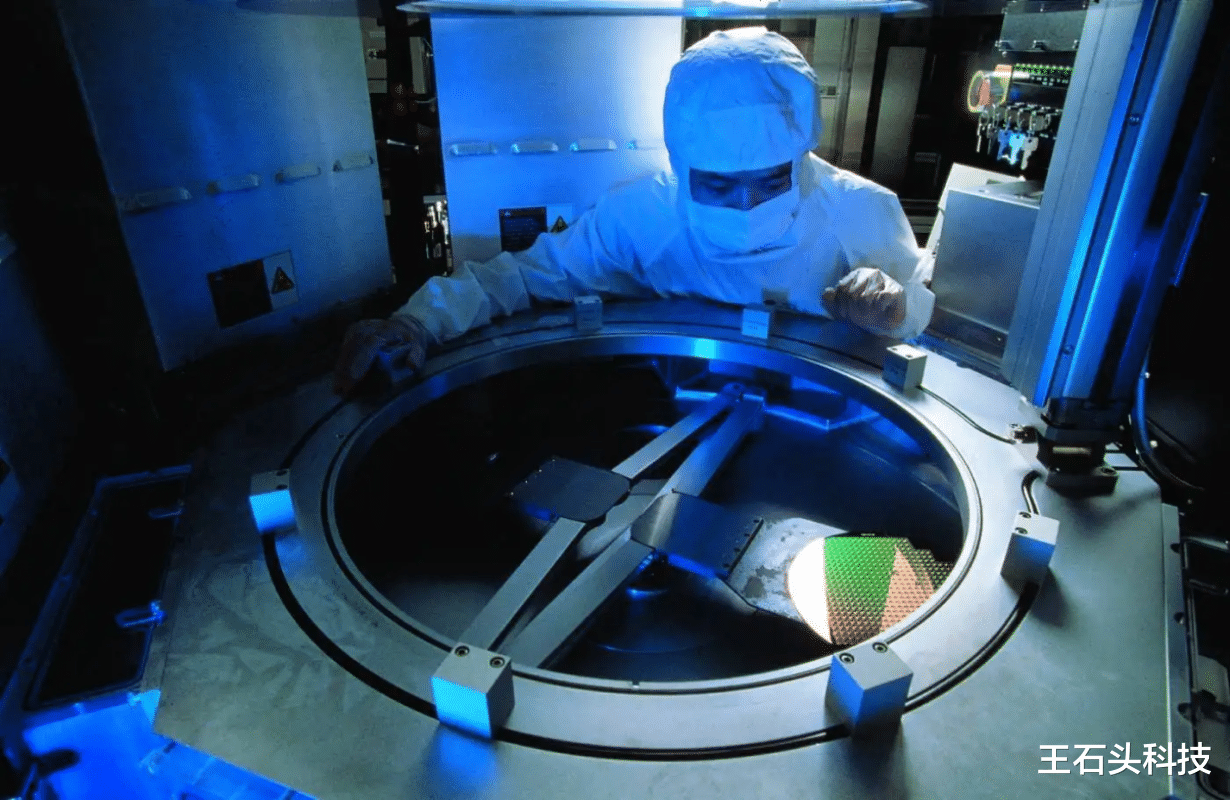 硬盘|领先一步？台积电等于是“承认”了，中芯国际的未来可期！