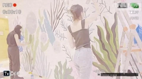 李嫣|李嫣继承王菲洒脱性格!穿背心跟后妈逛街身材不输,同框像姐妹俩