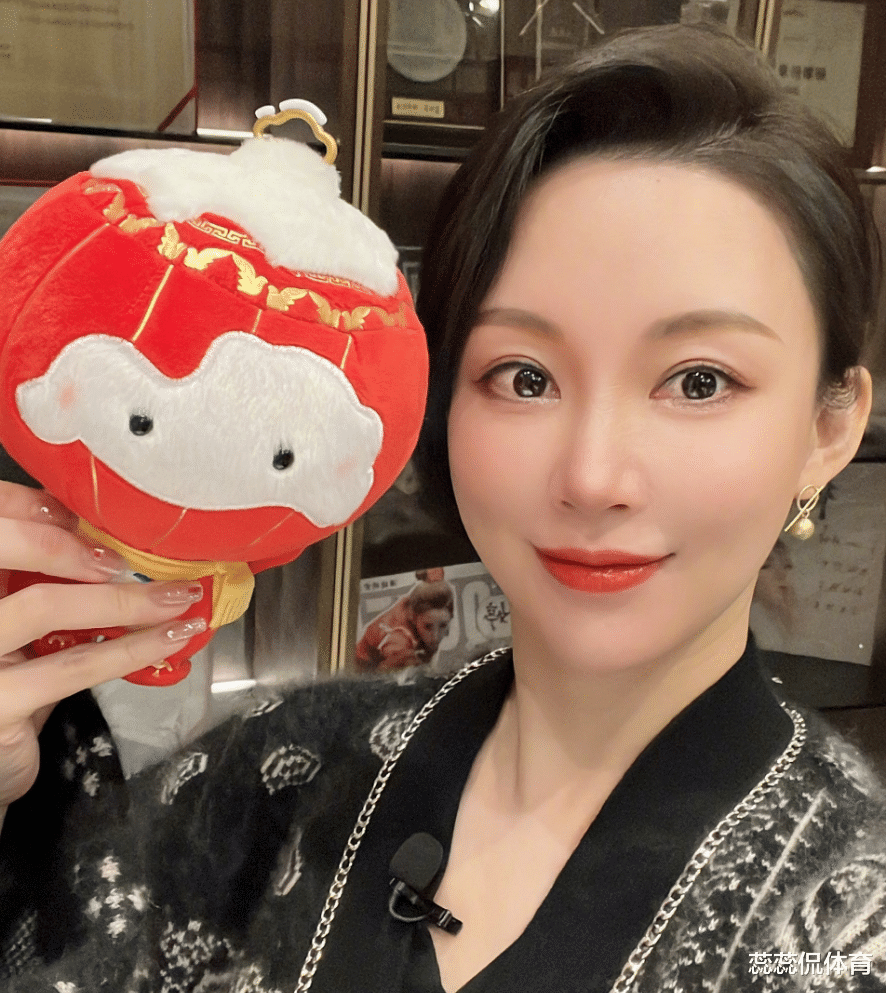 路人甲|“九球天后”潘晓婷：在赛场上为国争光，40岁身价8亿却单身未婚