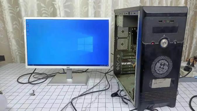 硬盘|帮亲戚修十几年前的老电脑，果然出事了