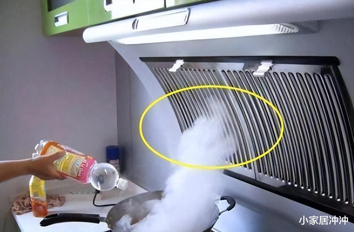 使用油烟机要不要关上门窗?难过厨房烟雾缭绕