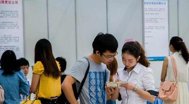 00后|00后上万工资不想干，2大行业出现“滑铁卢”，真正的原因是什么