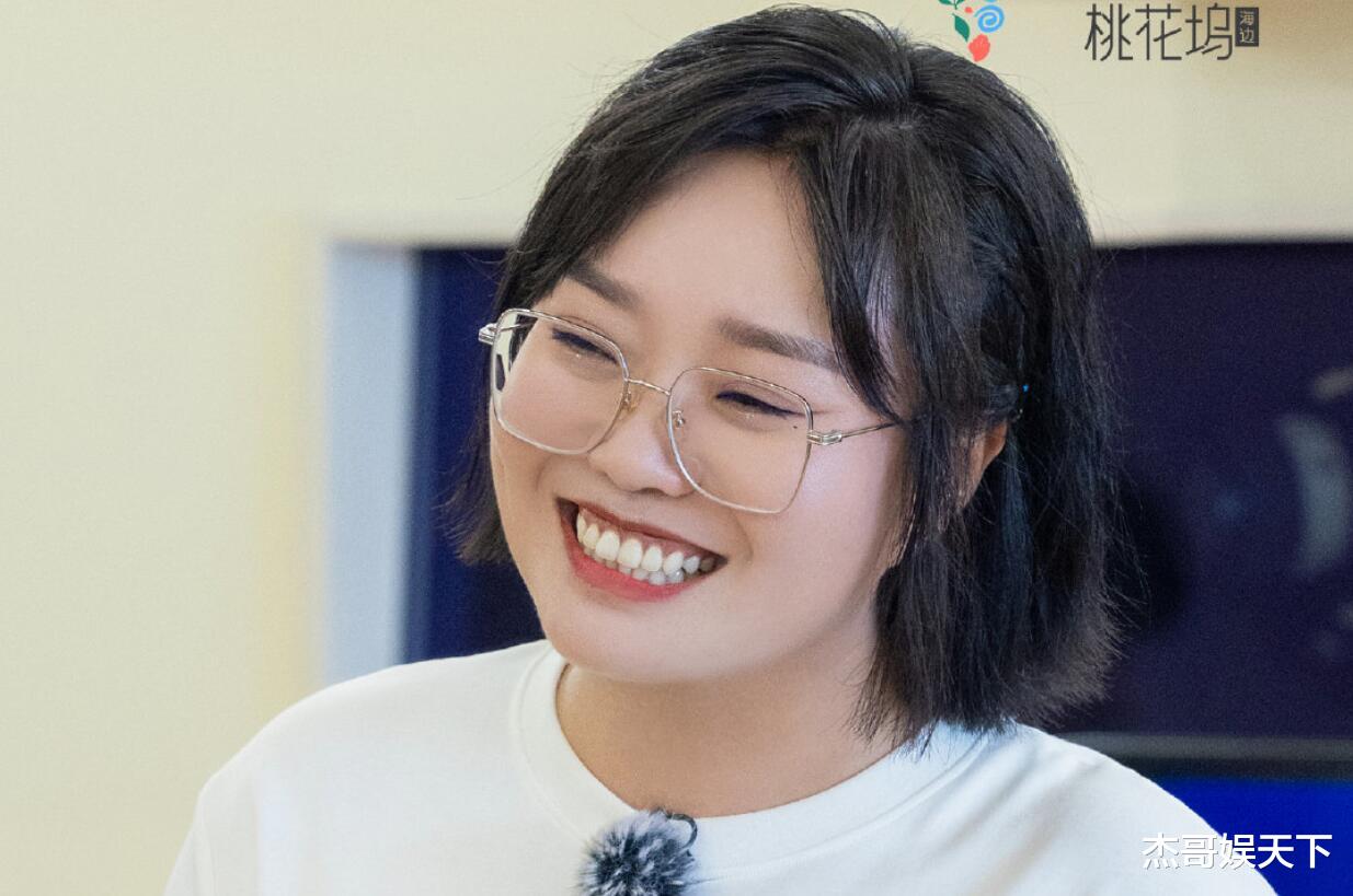 王传君|李雪琴的“损”，王传君的“通透”，让《桃花坞》从尴尬走上封神