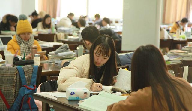 选择的是汉语言文学专业，考研的成功率是不是很小？考虑这几点