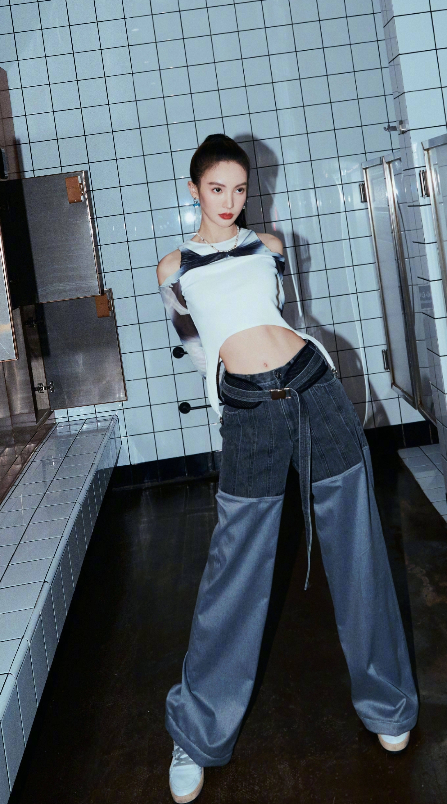 刘诗诗|金晨模仿卡塔尔王子翻车,裹白头巾装中东富豪,被网友吐槽无底线