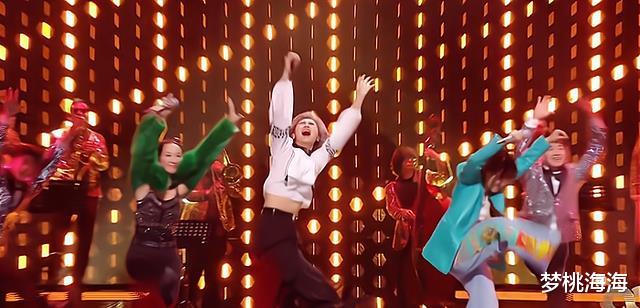 李玟|叶倩文、李玟活力唱跳，60岁的前辈太敬业，周笔畅自嘲被迫入伙