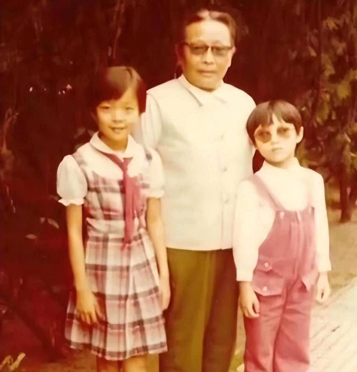 柯蓝|著名演员柯蓝说,她爷爷辅佐过粟裕,她爷爷到底是谁?