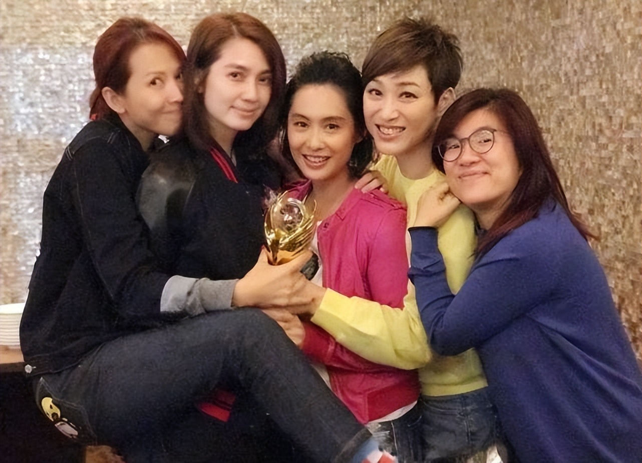 武则天|8位小个子女星，鞋子不能低于10cm，接吻得踩箱子、不能拍远景