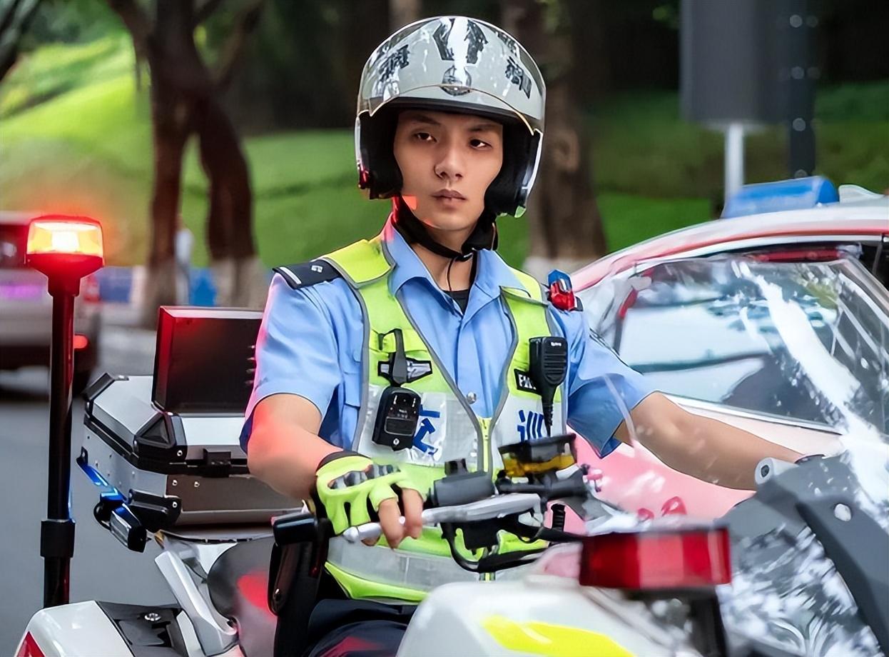 辅警|不同地区辅警岗位对外扩招，招聘门槛低，大专学历毕业生也可报名