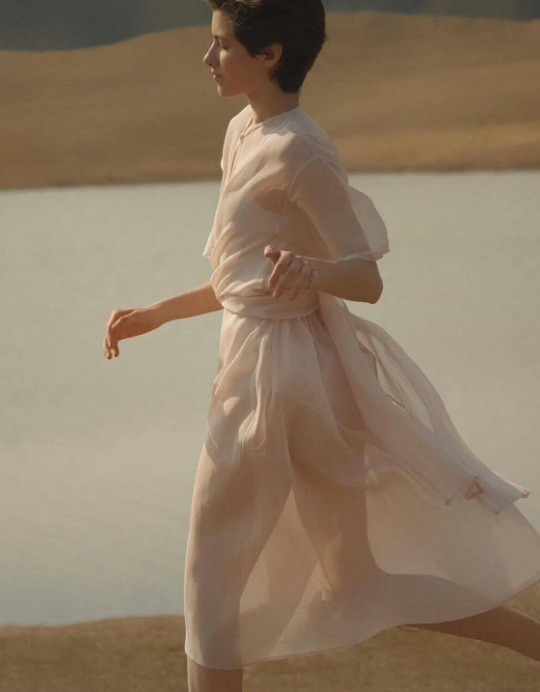 用镜头记录点滴美好 俄罗斯女摄影师打造梦幻童话