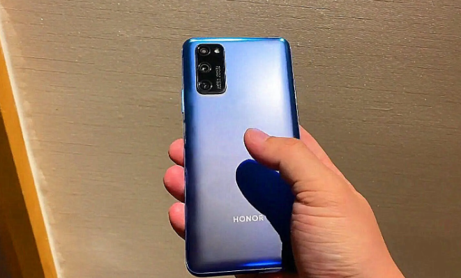 華為|p30新品容易有問題，相比p30攝像頭較弱，但其他方面的平衡很好