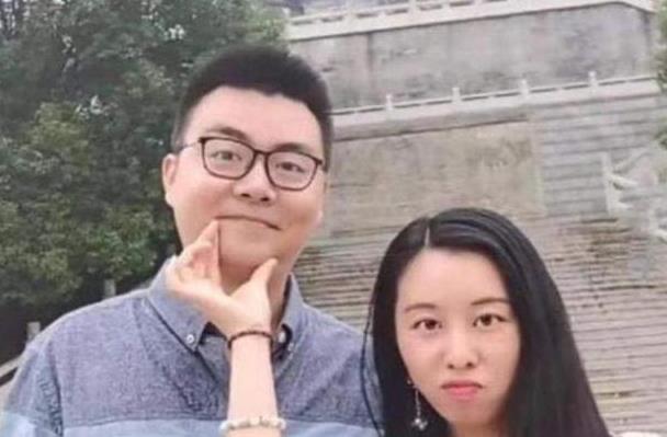 李莉|曝郭威注销92年信息，拒绝调查出生证，字母揭开李莉母女离世真相