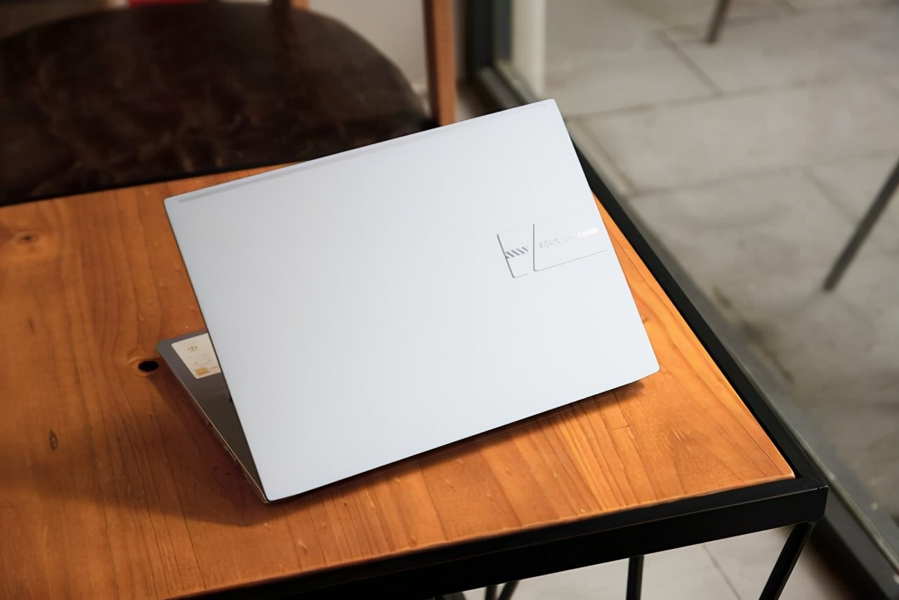 华硕|OLED笔记本出货量第一?华硕大放异彩,全球首发120Hz OLED轻薄本