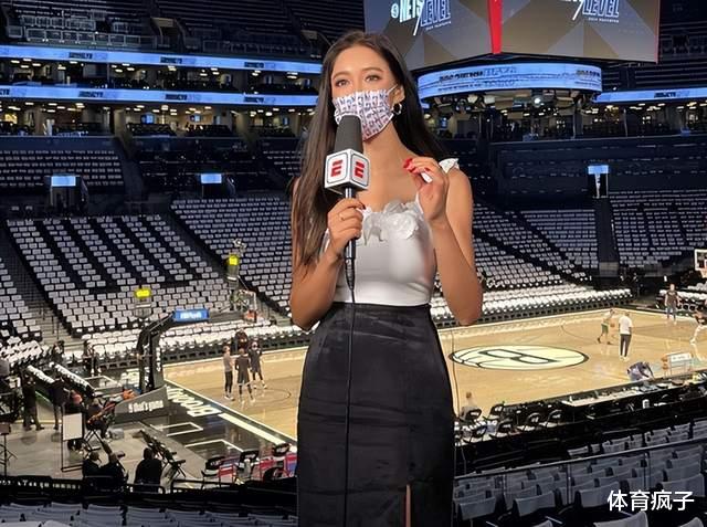 周玲安|NBA女主播周玲安近照,身穿黑色瑜伽裤和运动背心,身材超级完美