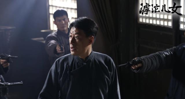 于震|于震：一婚被误会是家暴男，二婚娶演员辛月，一家五口其乐融融