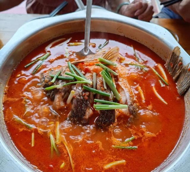 贵州|重庆一家5口自驾去贵州玩，在景区点6个菜，结账时确认3遍不敢相信