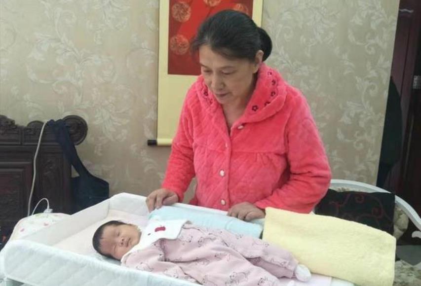 2019年杭州53岁大妈痛失爱子尝试试管婴儿,冒死生女儿却后悔万分