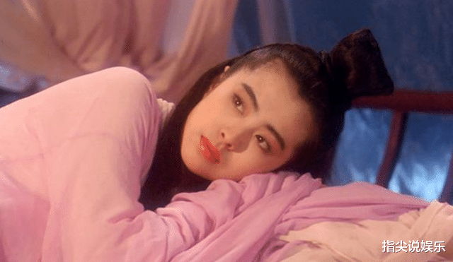 王祖贤|55岁王祖贤近照曝光，面部浮肿大变样，网友：眼睛里没了光