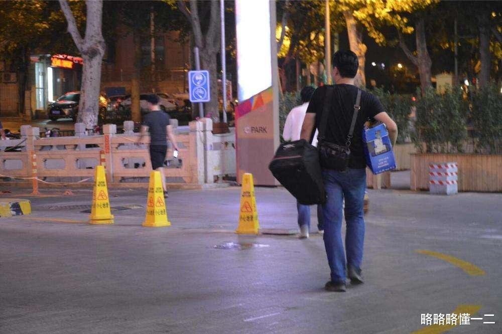 保安|应届毕业生的我，在面试了20多家公司之后，选择当上了高校的保安