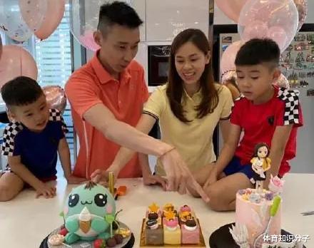 李宗伟|李宗伟给大家拜年！40岁拿督癌症康复后消瘦，身家超5亿堪称赢家