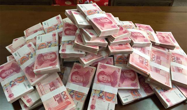 案例:男子欠赌债百万,将女儿卖给人贩子,因对方少给200元报警