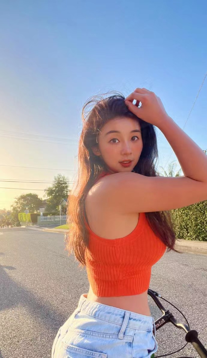 詹姆斯·哈登|东方卡戴珊春游大秀身材!自曝已恢复单身,哈登提约会请求被拒绝