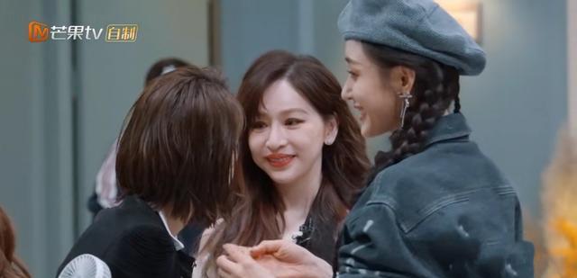 郑秀妍|王心凌郑秀妍针锋相对？芒果剪辑师搞事情，姐姐们品味相同罢了