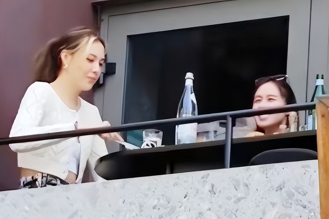 何超欣|“赌王千金”何超欣：公然宣称看不上王思聪，不料反遭王思聪怒怼