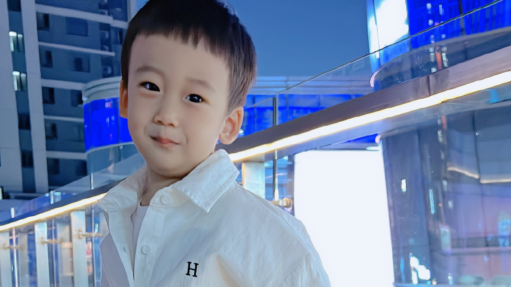 柳叶刀|幸福！中国世界冠军夫妇晒儿子呆萌照，帅气又可爱获赞“万人迷”