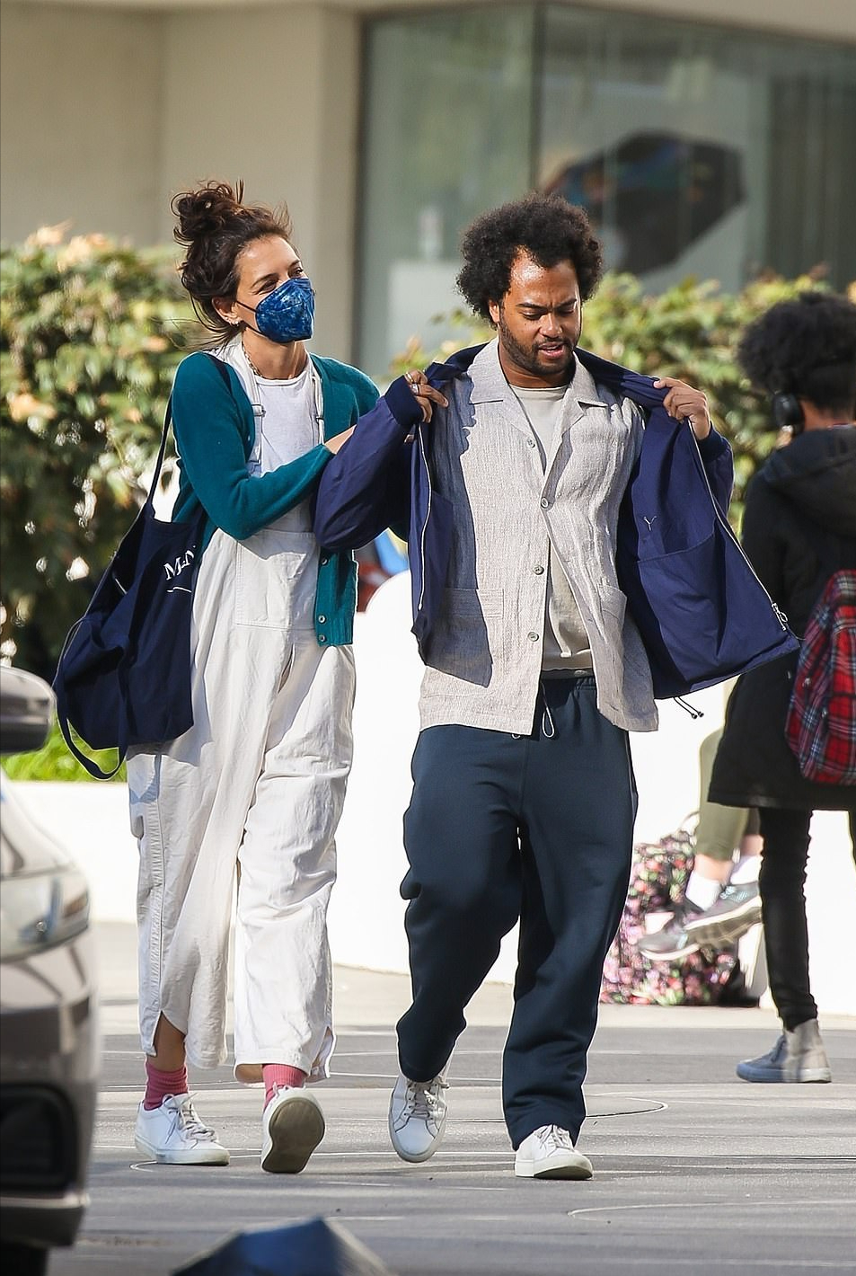 汤姆·克鲁斯|阿汤哥前妻官宣新男友！两人当街拥吻太甜，小苏瑞又有黑人新爸了