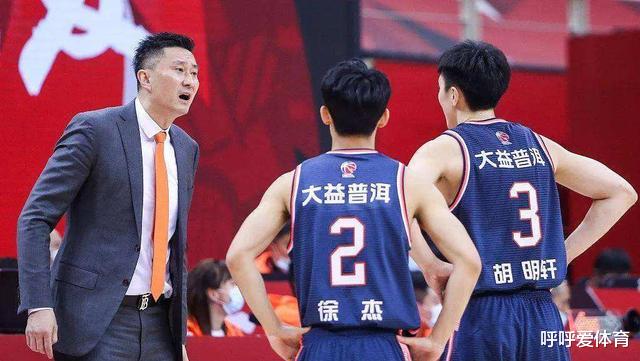 中国男篮|中国男篮集训时间已确定：杜锋揭秘12人名单，两位天才小将受关注