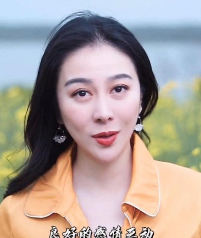 叶璇|叶璇“变脸”？6位港风女神容颜大改：有的圆脸变尖脸，有的脸僵