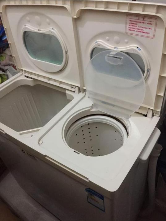 滚筒洗衣机|年轻人没见过的双缸洗衣机，为何重新走红？用了15年，说说真心话