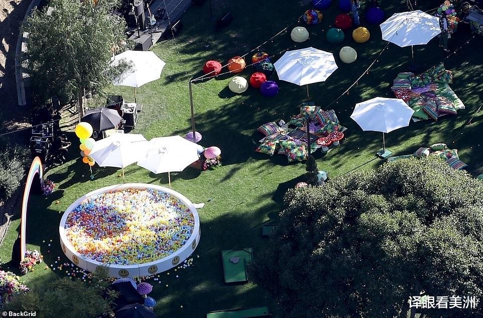 贾斯汀·比伯|28岁比伯在1.6亿元豪宅庆生，曾在客厅玩跑酷，妻子海莉甜蜜告白