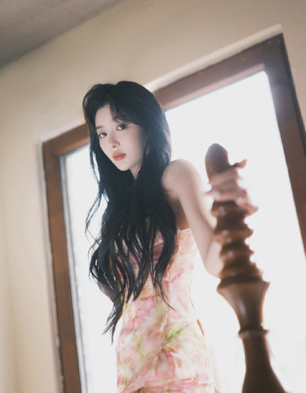 孔雪儿|发量惊人的女星们 为什么她们就不怕头秃?