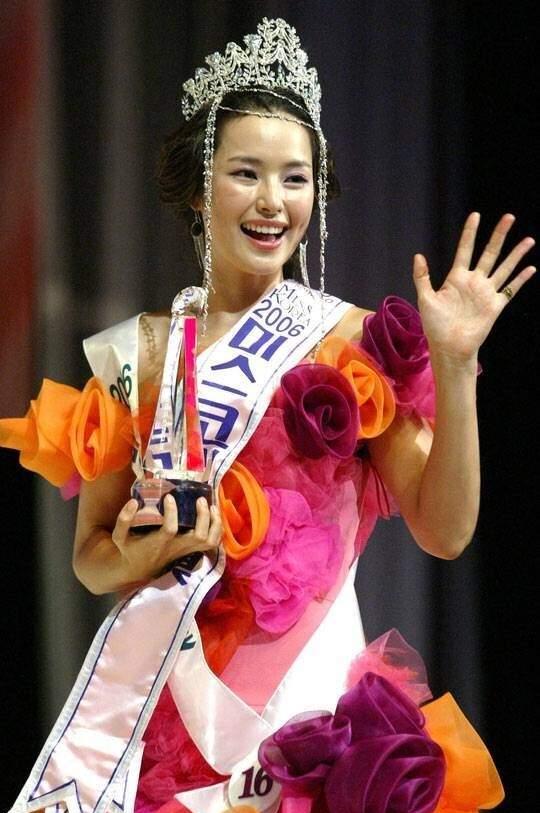 李荷妮|38岁李荷妮升级当妈,自曝已怀孕4个月,上个月才嫁给富豪老公