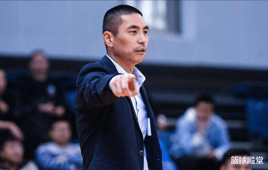 吴庆龙|闽青赛后！朱世龙赞全队，高登提进步，吴庆龙批攻守，王庆明难受