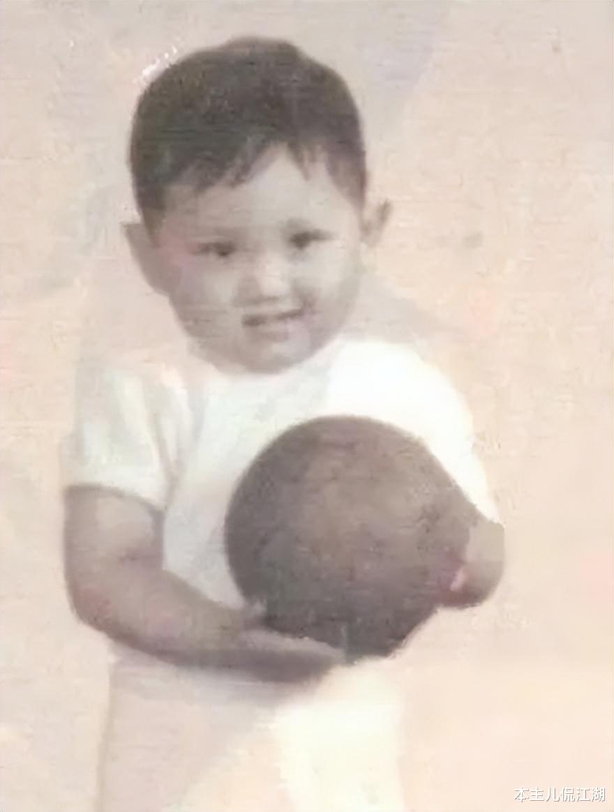 华少|从“中国好舌头”到“前线记者”，华少是如何自“毁”前程的？